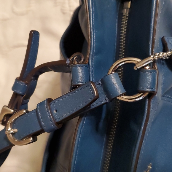 Blue coach bag great bag to drop stuff in and go. - Picture 3 of 10